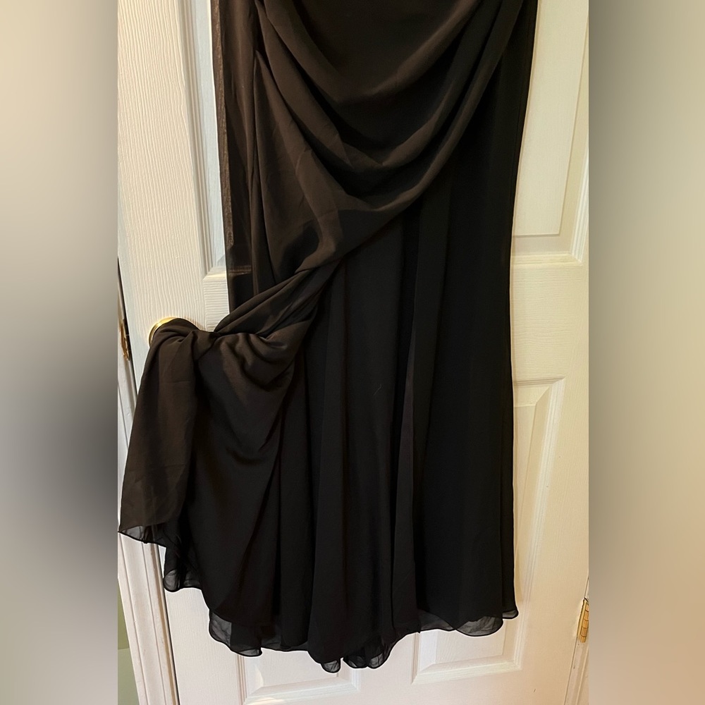 Mac Duggal Women’s NWT Classic Black Embellished Shoulders Gown size 12 … - Picture 9 of 12